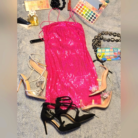 Beautiful sequin mini dress Fuchshia size Medium #SOLD - Picture 6 of 8
